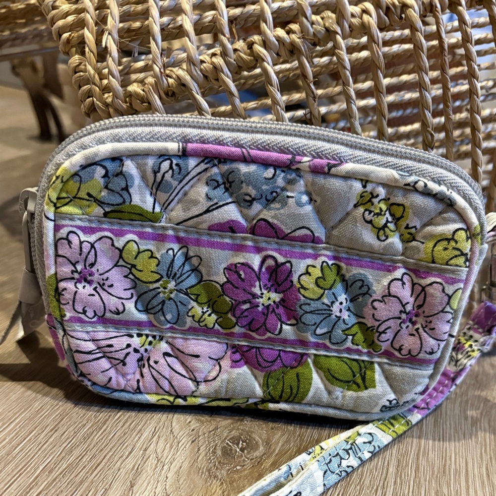 Vera Bradley Wristlet / Wallet in Watercolor